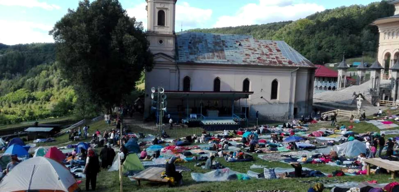Pelerini la Nicula. 2016 FOTO Florina Pop