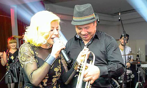 Şi a mascat şoldurile,  dar a uitat de burtică jpeg