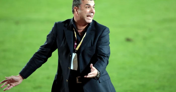 Cosmin Olăroiu e pe locul şase în campionat, la opt puncte de liderul Lekhwiya