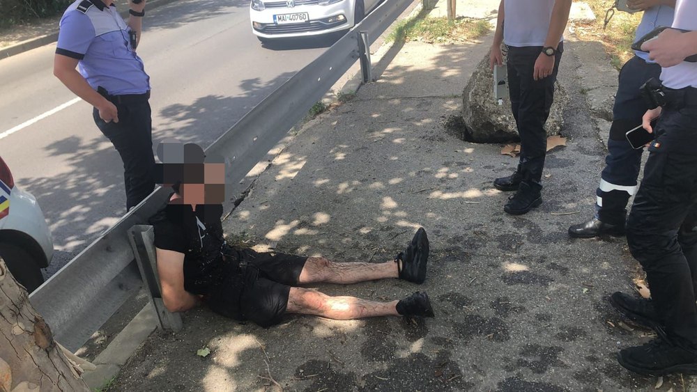 Un șofer băut și drogat i-a pus pe jar pe polițiștii din Capitală. Tânărul s-a aruncat în râul Dâmbovița FOTO