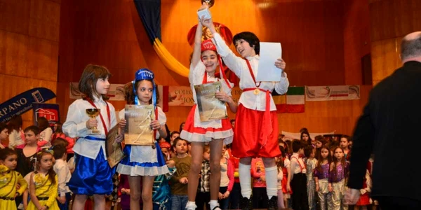 Trupa de dans Hansel şi Gretel. FOTOfacebook