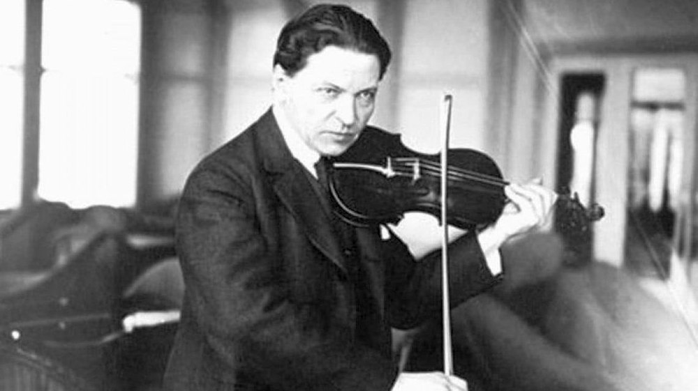 27 aprilie: George Enescu a terminat orchestrația operei „Oedip”, creație pe care a dedicat–o Mariei Rosetti–Tescanu