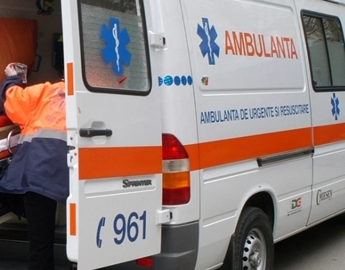 Echipajul medical n-a reușit să resusciteze victima. FOTO arhivă SAJ