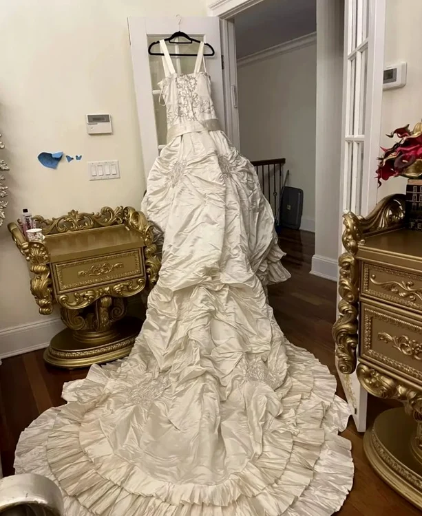 Rochia de mireasă Christian Dior (Foto: Ebay)