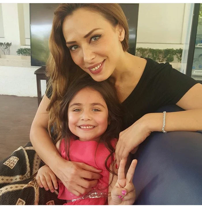 La petrecerea Iuliei Vântur a venit și nepoata lui Salman Khan