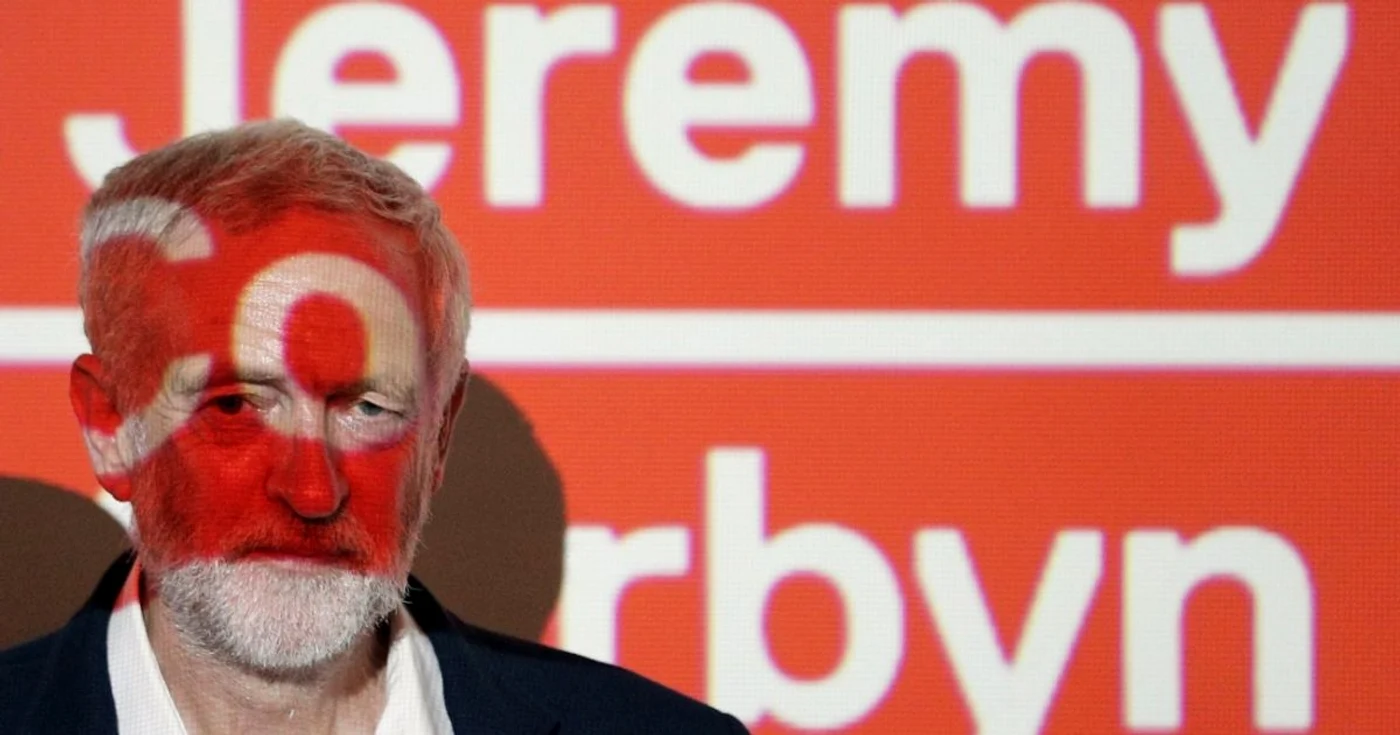 Liderul Partidului Muncitoresc din Marea Britanie Jeremy Corbyn se pregăteşte să discute cu susţinătorii. FOTO Guliver/Gettyimages