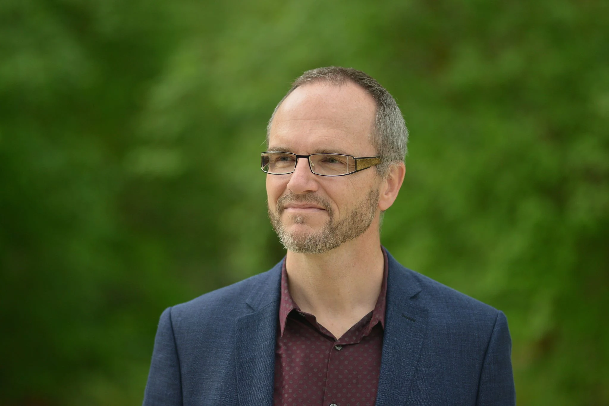 „Majoritatea ființelor umane poartă răni în inimile lor”. Autorul Olivier Clerc explică de ce iertarea contează pentru fiecare dintre noi