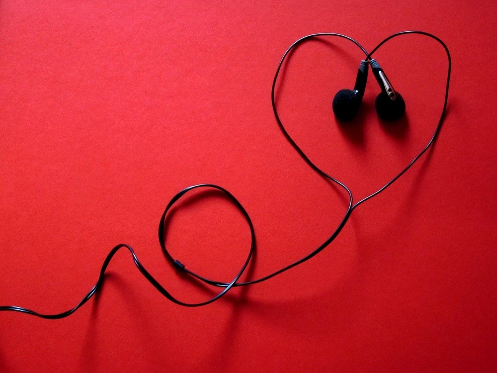 1 headphones gab95e4bbb 1280 jpg jpeg