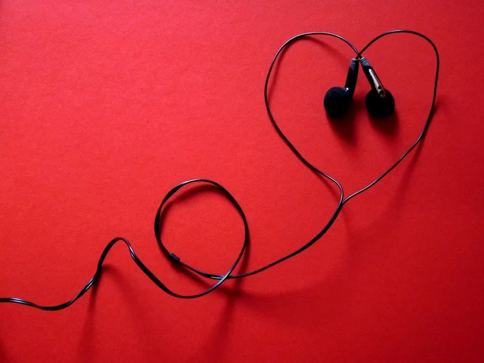 1 headphones gab95e4bbb 1280 jpg jpeg