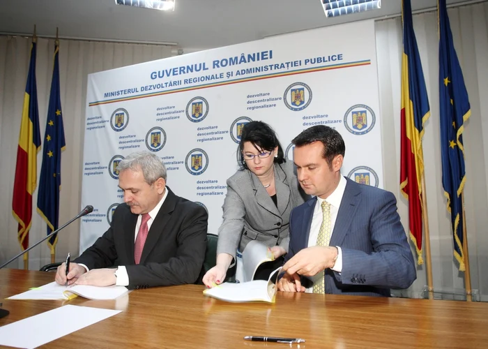 Contractul de finanţare a fost semnat vineri, la Bucureşti FOTO: Adevărul