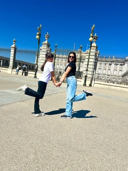 Livia Graur, vacanță cu fiica, Renata, la Madrid, de ziua ei foto: arhiva personală 