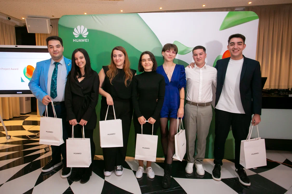 Echipa Tech4good premiată la gala Huawei Seeds for the Future 2023.
