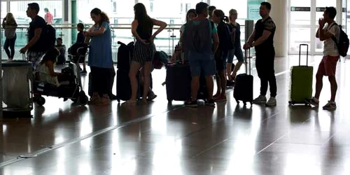 pasageri aeroport el prat barcelona foto epa efe