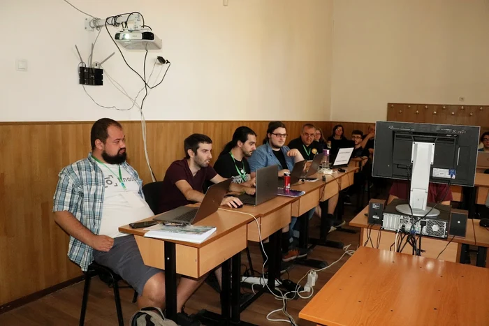 Reuniți la Focșani de pasiunea pentru informatică FOTO Lucian Bălărie