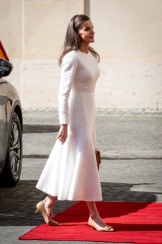 Regina Letizia în alb la Vatican. FOTO: Profimedia