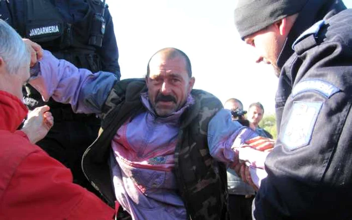Operațiune de salvare pe Podul Golescu