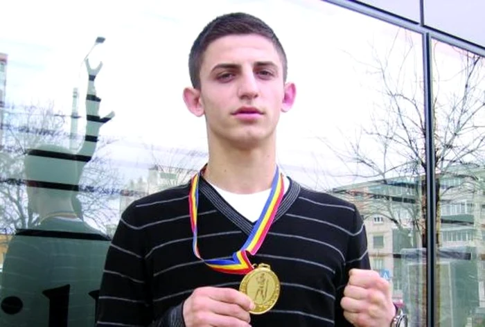 Pugilistul este acuzat de săvîrşirea infracţiunii de lovire şi alte violenţe