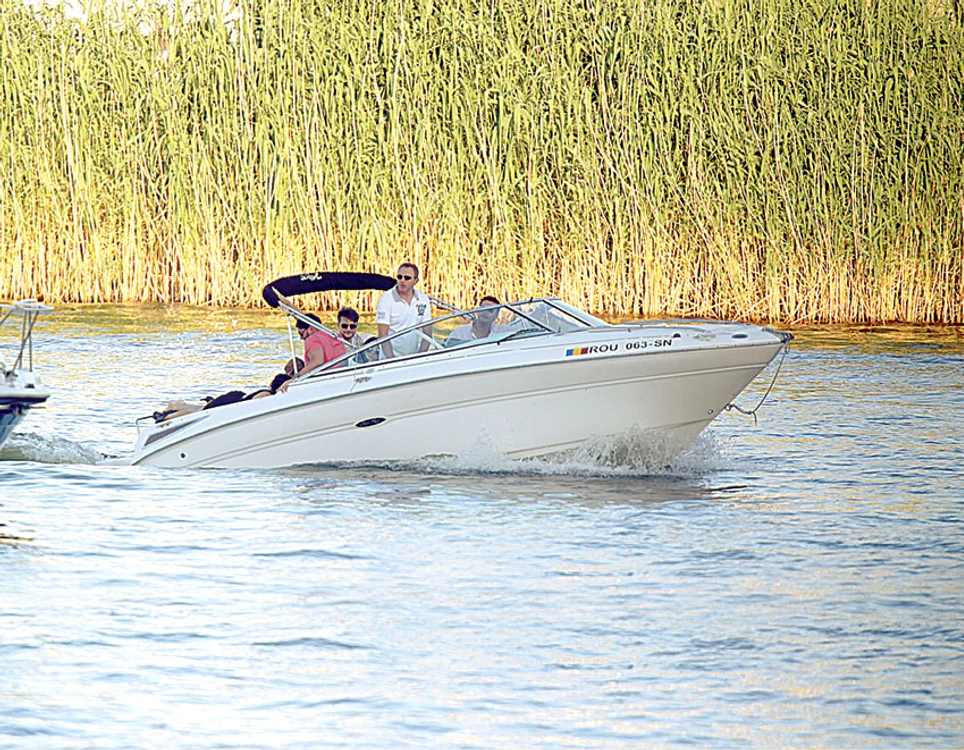 
    Sea Ray 19 SPX – 35.000 de euro   