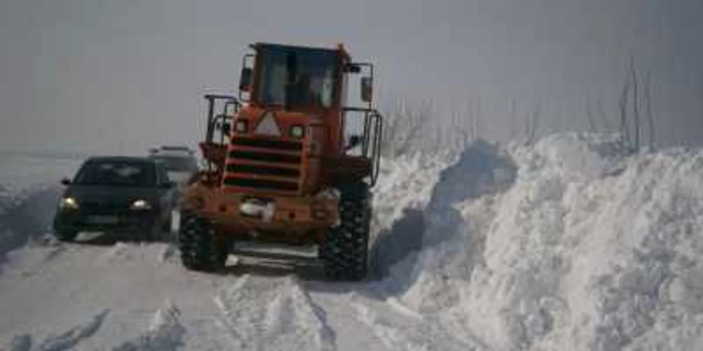 Primarii trebuie să prezinte contractele de deszăpezire în cinci zile