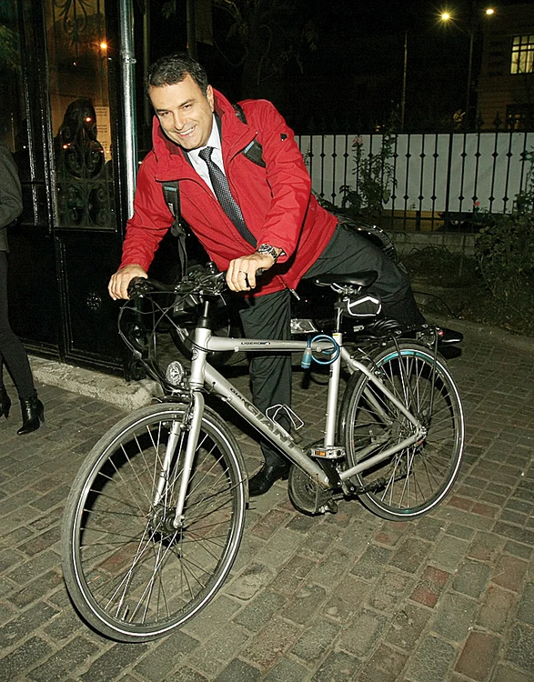 Lucian parcurge  şi câte 3.000 km  pe an, cu bicicleta