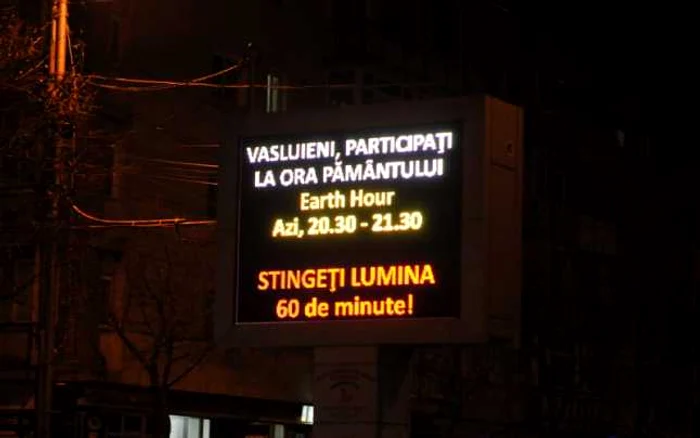 Vasluienii sunt aşteptaţi în această seară în centrul civic al oraşului
