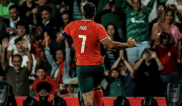 Luís Figo, din nou pe teren, alături de nume mari din „sportul rege” (FOTO: Facebook/Sporting CP)