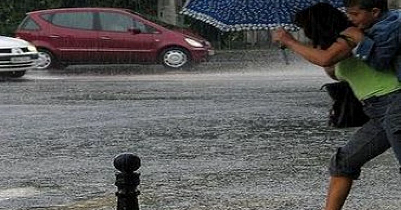 Cod galben de inundaţii în 17 judeţe
