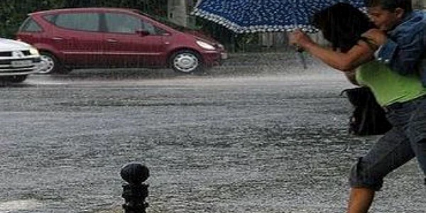 Cod galben de inundaţii în 17 judeţe