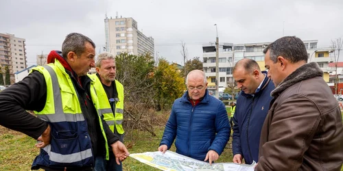 Emil Boc la inceperea lucrarilor pentru parcul Observator jpg