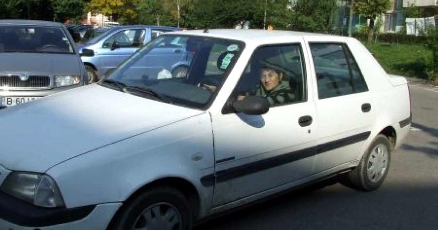 Deşi şoferiţele sunt desconsiderate de colegii din trafic, statisticile arată că sunt mai prudente la volan decât bărbaţii