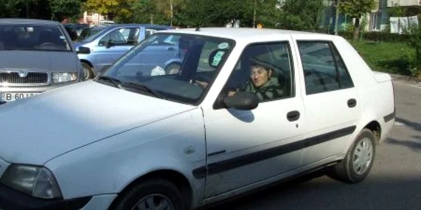 Deşi şoferiţele sunt desconsiderate de colegii din trafic, statisticile arată că sunt mai prudente la volan decât bărbaţii