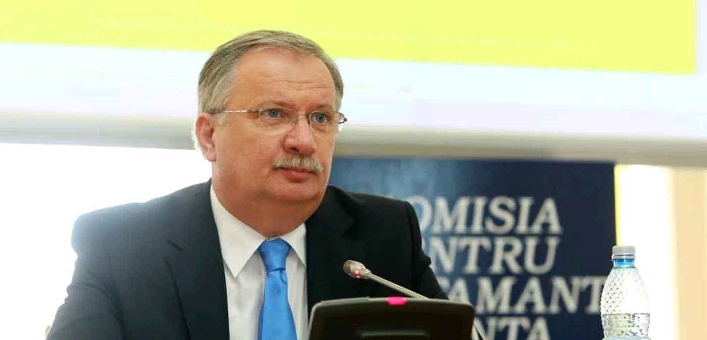Ioan Mang susţine că altcineva i-a pus semnătura pe acele lucrări şi că va ataca în instanţă decizia Consiliului National de Etică FOTO: Mediafax