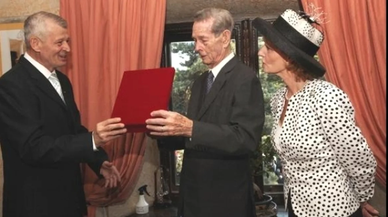 
    Sorin Oprescu a fost decorat de rege în 2011, pentru activitatea sa  