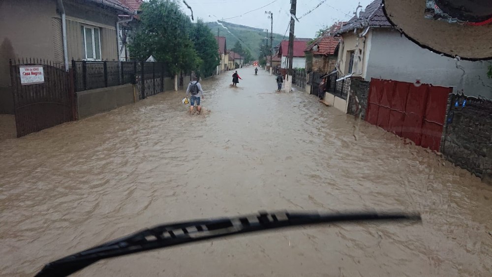 Hidrologii  au prelungit Codul portocaliu şi Codul galben de inundaţii, până luni