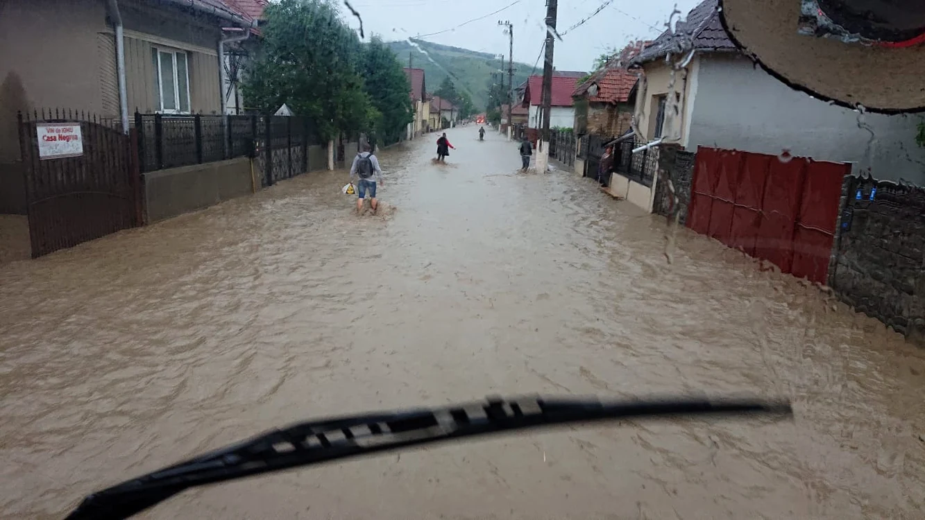 Hidrologii atenționează că vor fi inundații