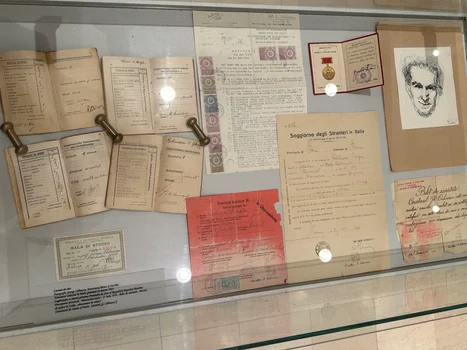 Acte personale, între care și testamentul redactat în germană (foto: Biblioteca Academiei Române)