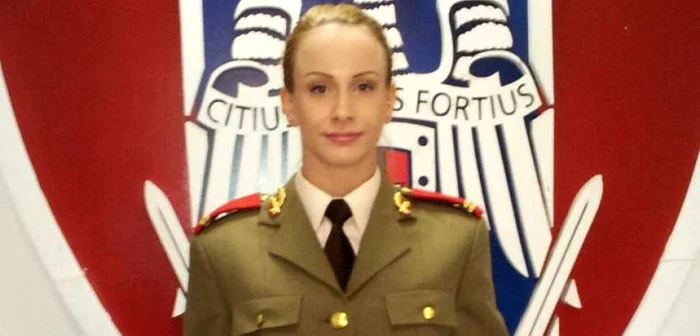 Sandra Izbaşa este cadru militar