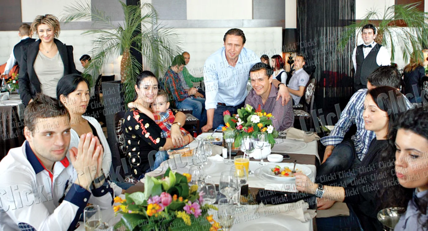 Prodanca şi-a scos echipa la restaurant