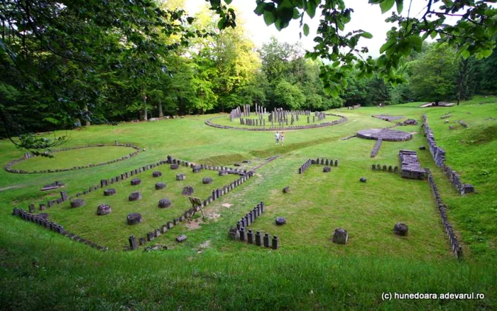 Zona Sarmizegetusei Regia i-a atras pe căutătorii de comori. FOTO: Daniel Guţă. ADEVĂRUL.