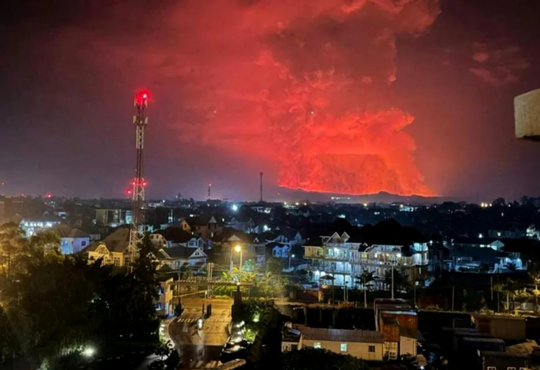 
    Erupția vulcanului de pe Muntele NyiragongoFoto: Twitter  