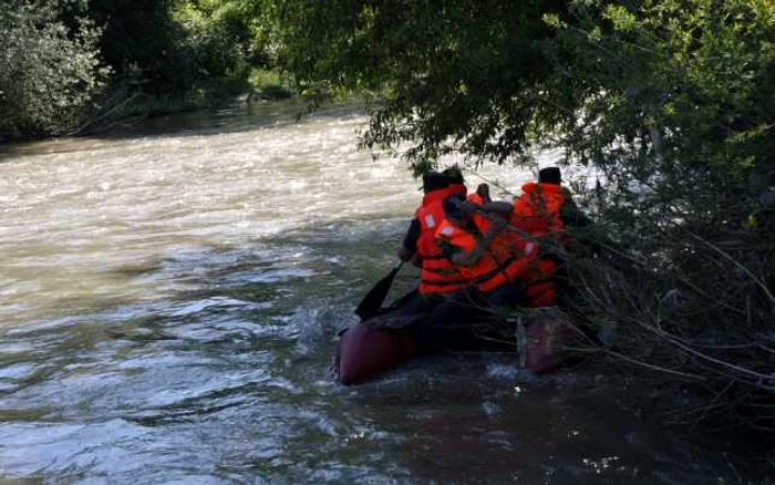 Pompierii militari şi voluntari îl caută pe adolescent de două zile FOTO: Adevărul/Arhivă