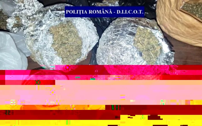 Drogurile şi instrumentarul pentru preparearea acestui au fost confisate