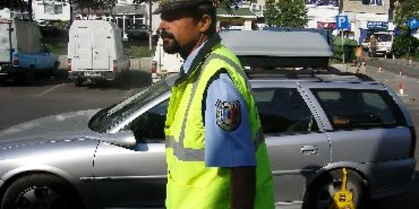 Bacău: Conducătorii auto parchează ilegal pe străzile din oraș