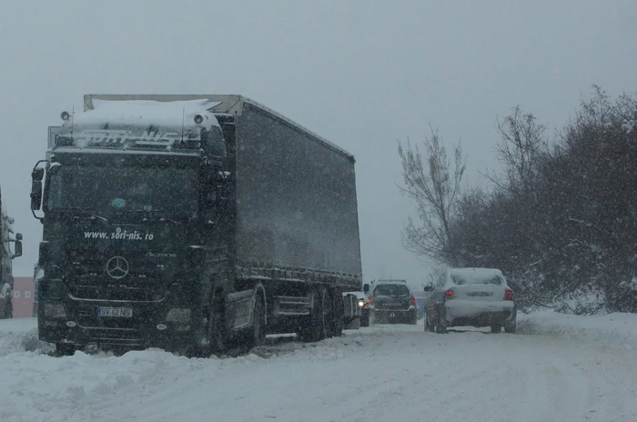 Maşinile nu pot intra în Serbia pe la Moraviţa, camionele au restricţii şi la Jimbolia