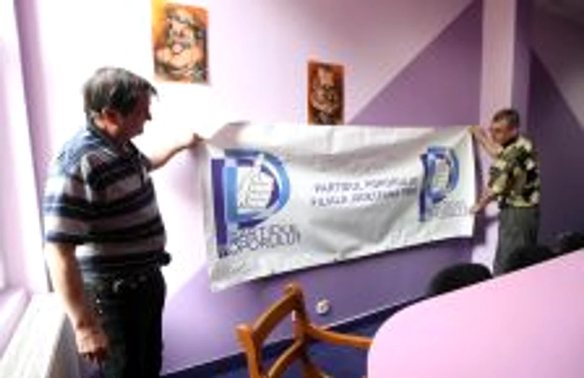 Actualul preşedinte este acuzat că pătează imaginea lui Dan Diaconescu