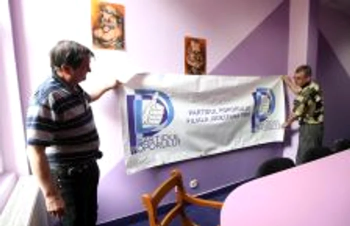 Actualul preşedinte este acuzat că pătează imaginea lui Dan Diaconescu