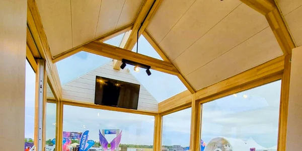 Un spectaculos tiny house care costă 25.000 de euro