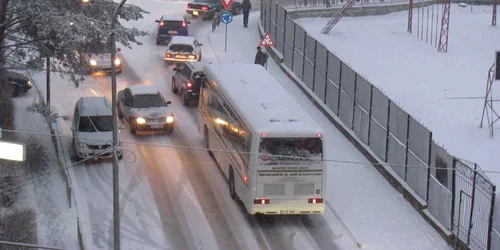 Zăpada s-a depus peste Suceava