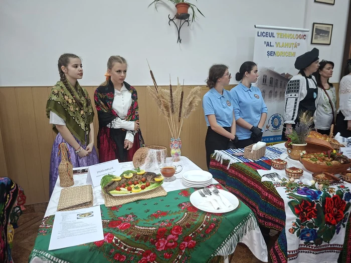 Știucă umplută ca la Tulcea și sarmale de Bistrița FOTO Cosmin Zamfirache