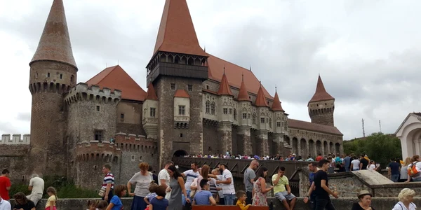 castelul corvinilor